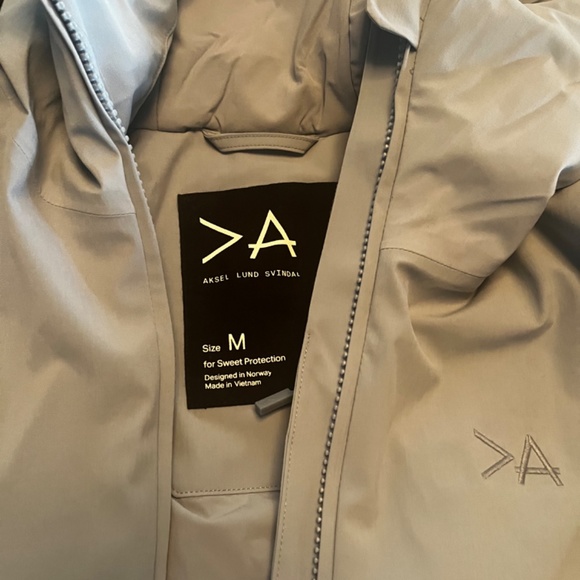 Sweet Protection women’s medium ski jacket - Picture 3 of 3